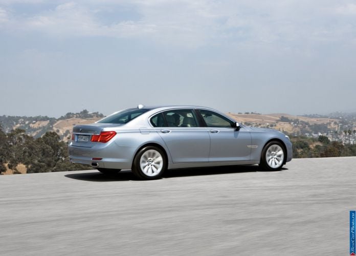 2010 BMW 7-series ActiveHybrid - фотография 12 из 24 2010 BMW 7-series ActiveHybrid - фотография 12 из 24