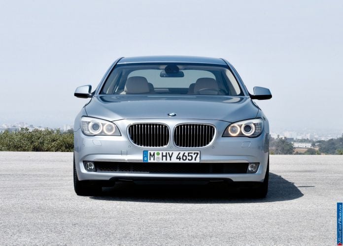 2010 BMW 7-series ActiveHybrid - фотография 13 из 24 2010 BMW 7-series ActiveHybrid - фотография 13 из 24
