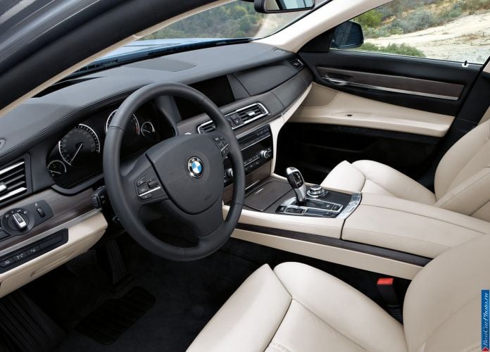 2010 BMW 7-series ActiveHybrid - фотография 17 из 24