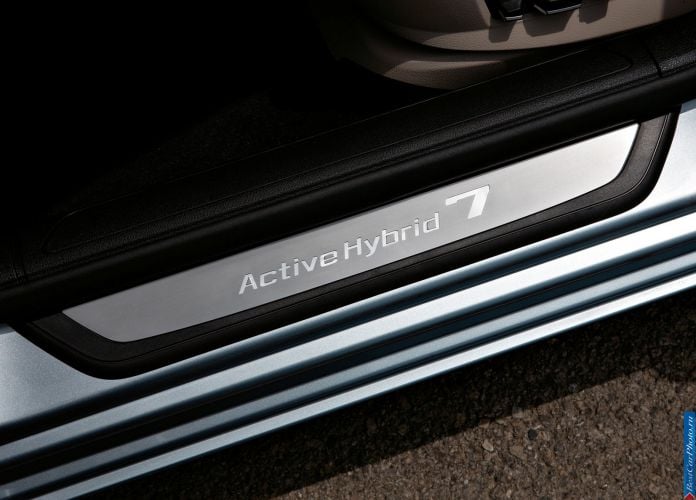 2010 BMW 7-series ActiveHybrid - фотография 18 из 24