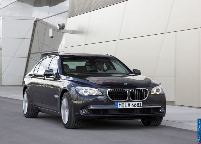 2010 BMW 7-series High Security - фотография 2 из 44