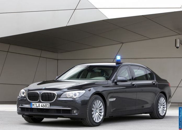 2010 BMW 7-series High Security - фотография 6 из 44