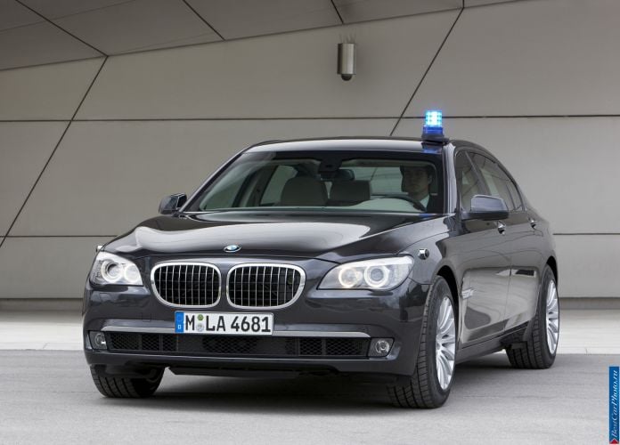 2010 BMW 7-series High Security - фотография 7 из 44