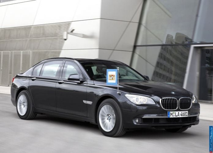 2010 BMW 7-series High Security - фотография 8 из 44