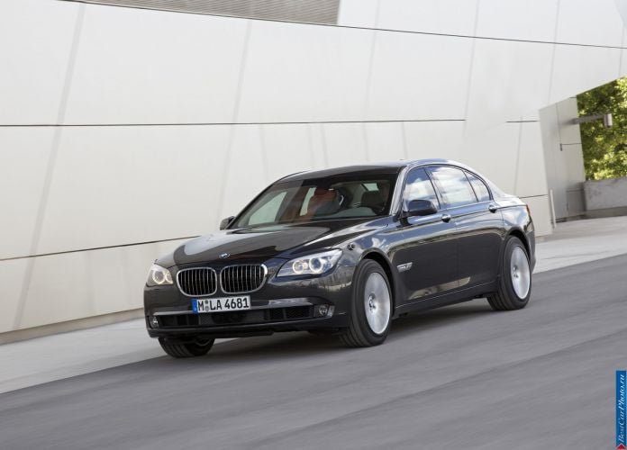 2010 BMW 7-series High Security - фотография 12 из 44