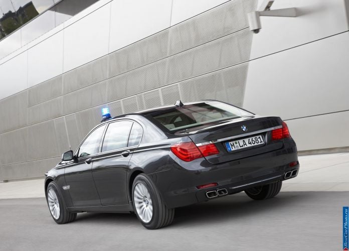 2010 BMW 7-series High Security - фотография 19 из 44