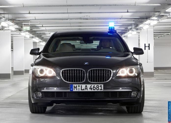 2010 BMW 7-series High Security - фотография 24 из 44