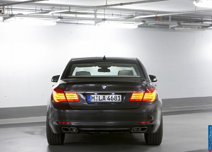 2010 BMW 7-series High Security - фотография 27 из 44