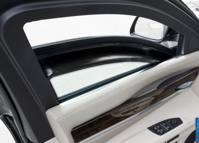 2010 BMW 7-series High Security - фотография 32 из 44 2010 BMW 7-series High Security - фотография 32 из 44