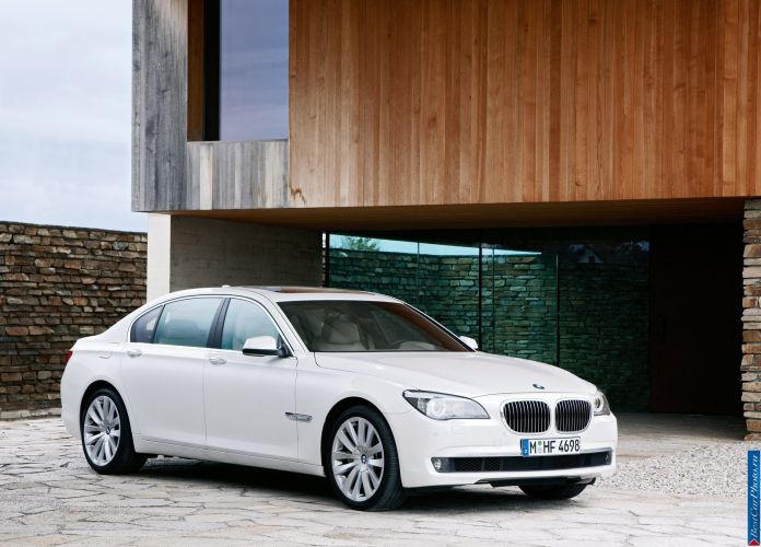 2010 BMW 760Li - фотография 1 из 45 2010 BMW 760Li - фотография 1 из 45