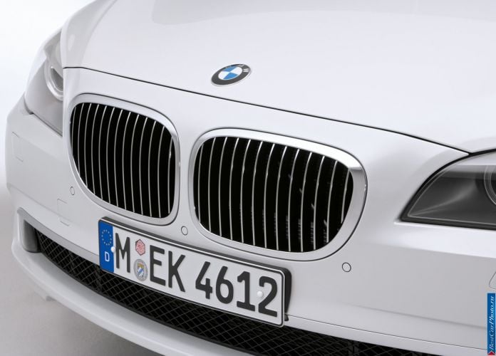 2010 BMW 760Li - фотография 20 из 45