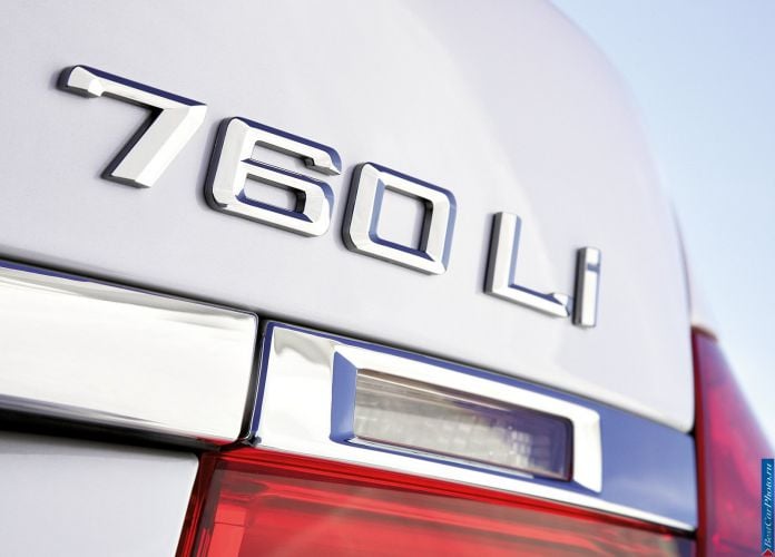 2010 BMW 760Li - фотография 22 из 45