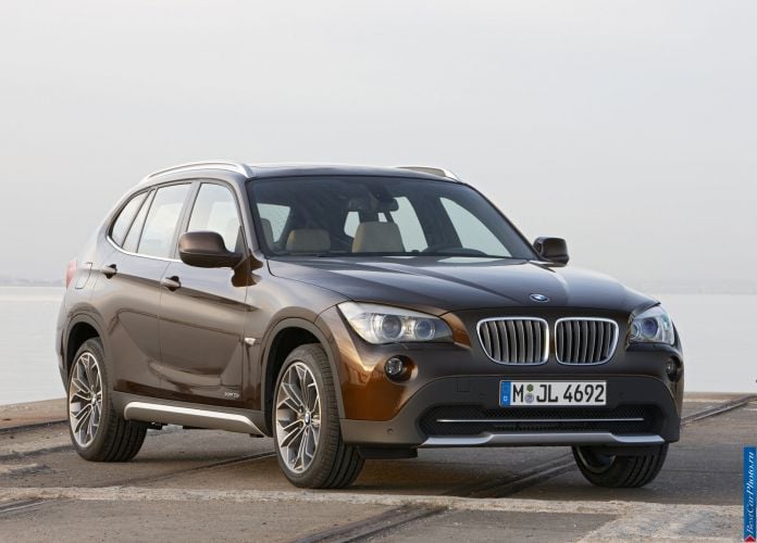 2010 BMW X1 - фотография 1 из 183