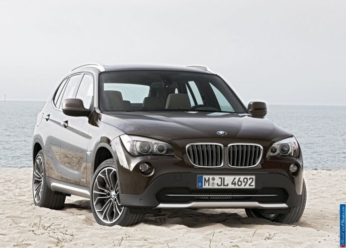 2010 BMW X1 - фотография 2 из 183