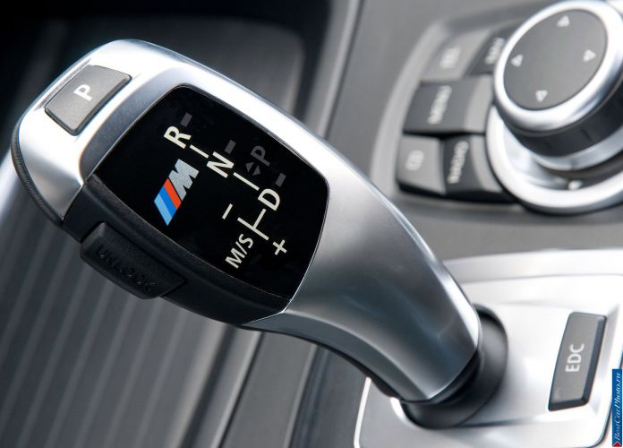 2010 BMW X5 M - фотография 21 из 29
