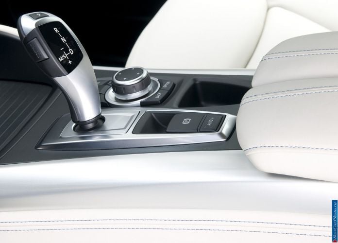 2010 BMW X6 ActiveHybrid - фотография 122 из 164 2010 BMW X6 ActiveHybrid - фотография 122 из 164