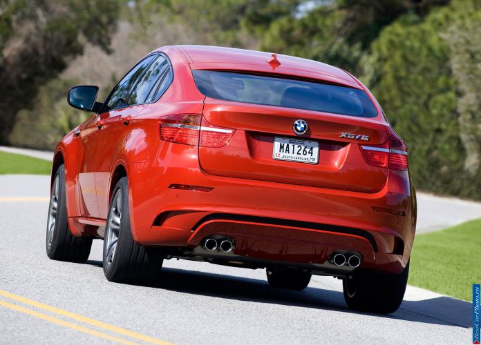 2010 BMW X6 M - фотография 15 из 61