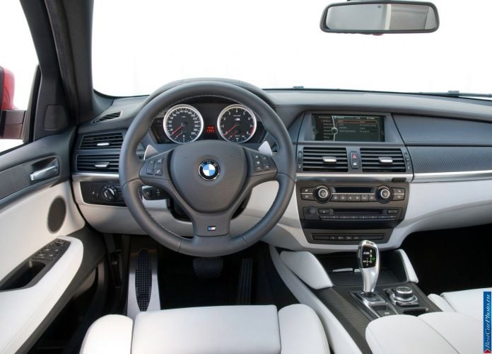 2010 BMW X6 M - фотография 25 из 61