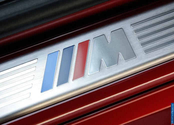 2010 BMW X6 M - фотография 32 из 61