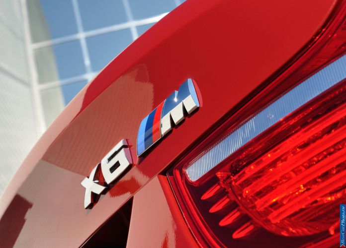 2010 BMW X6 M - фотография 34 из 61