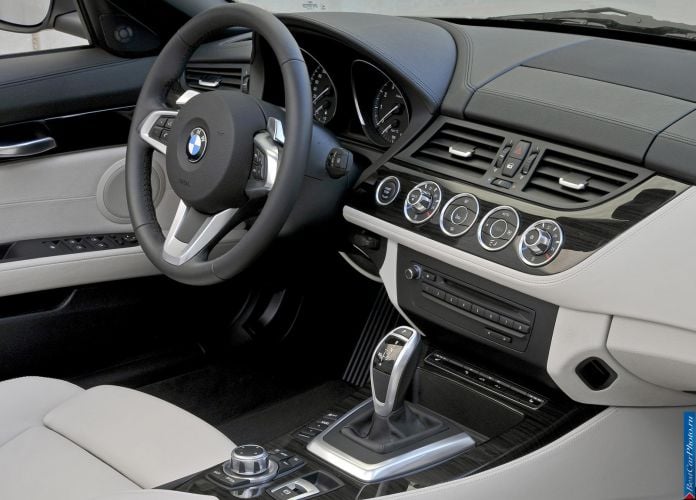 2010 BMW Z4 - фотография 143 из 189
