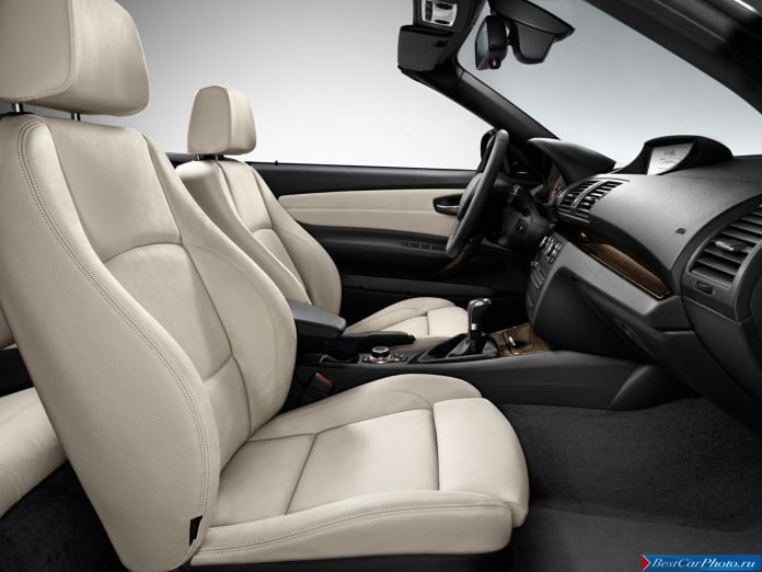 2011 BMW 1-series Convertible - фотография 27 из 30