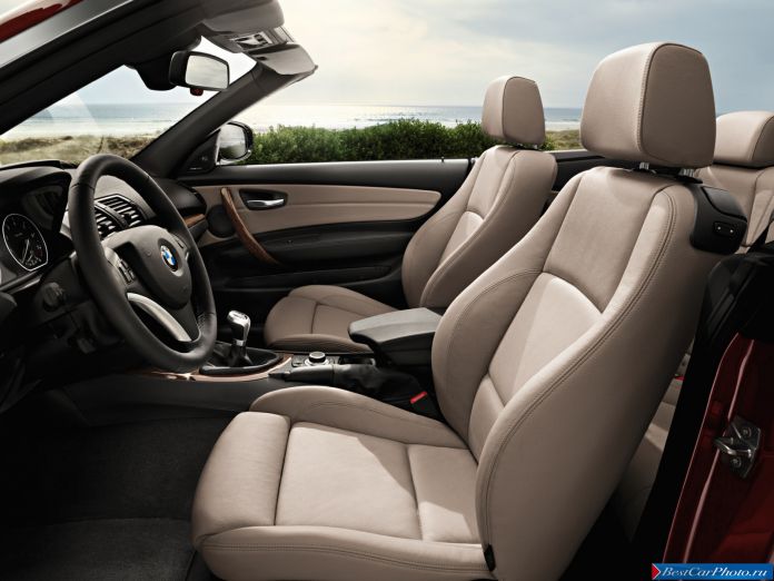 2011 BMW 1-series Convertible - фотография 28 из 30