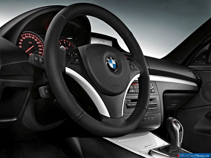 2011 BMW 1-series Convertible - фотография 29 из 30