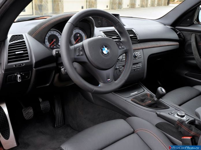 2011 BMW 1-series Coupe - фотография 73 из 77