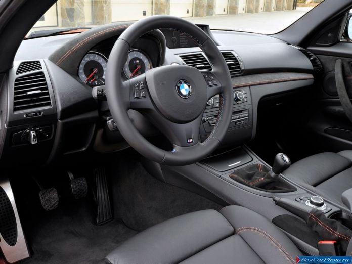 2011 BMW 1-series Coupe - фотография 73 из 77 2011 BMW 1-series Coupe - фотография 73 из 77