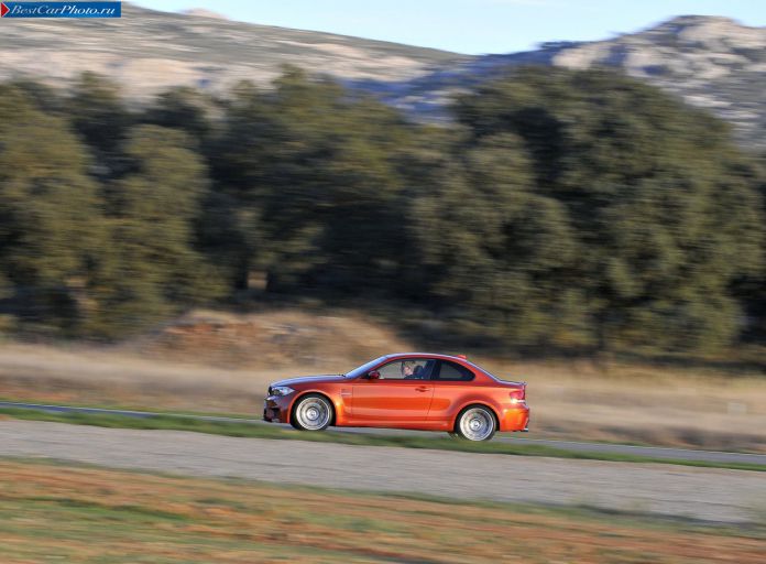 2011 BMW 1-series M Coupe - фотография 23 из 81