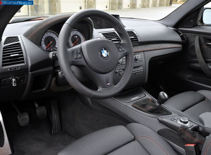 2011 BMW 1-series M Coupe - фотография 53 из 81