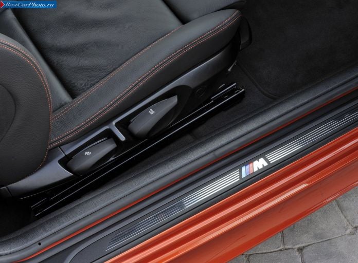 2011 BMW 1-series M Coupe - фотография 62 из 81