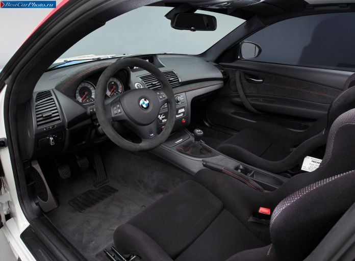 2011 BMW 1-series M Coupe Motogp Safety Car - фотография 13 из 40 2011 BMW 1-series M Coupe Motogp Safety Car - фотография 13 из 40