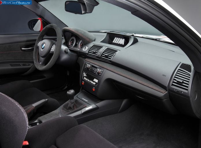 2011 BMW 1-series M Coupe Motogp Safety Car - фотография 15 из 40