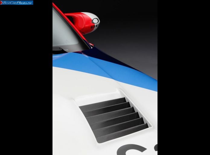 2011 BMW 1-series M Coupe Motogp Safety Car - фотография 40 из 40