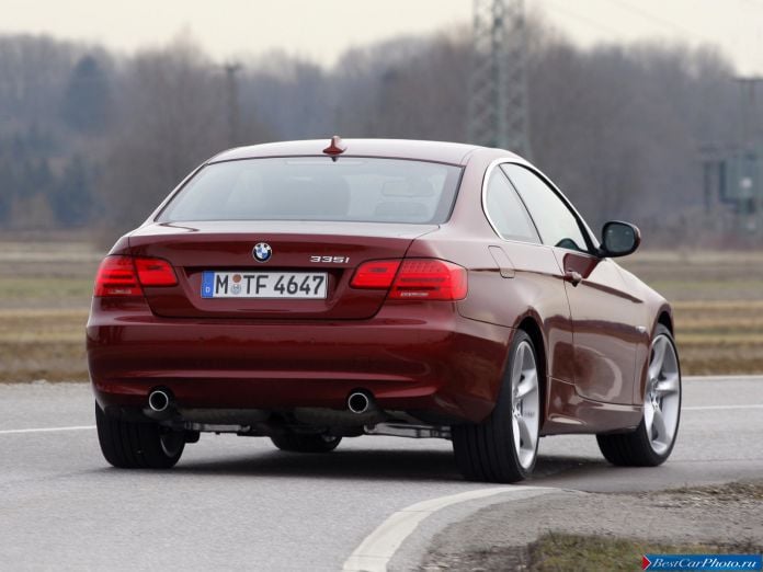 2011 BMW 3-series Coupe - фотография 26 из 75