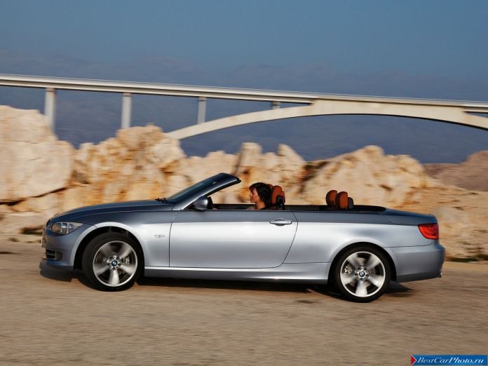 2011 BMW 3-series Convertible - фотография 2 из 47