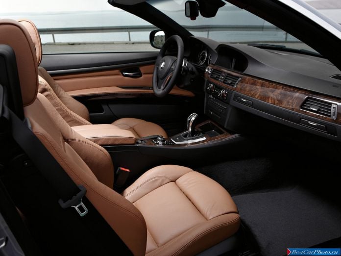 2011 BMW 3-series Convertible - фотография 42 из 47
