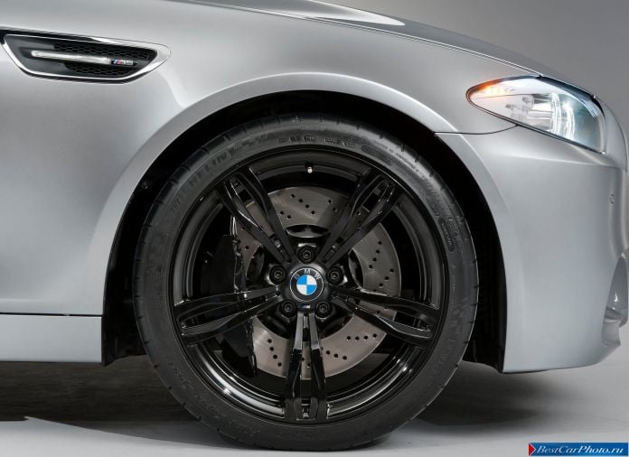 2011 BMW 5-series M Sedan Concept - фотография 19 из 19