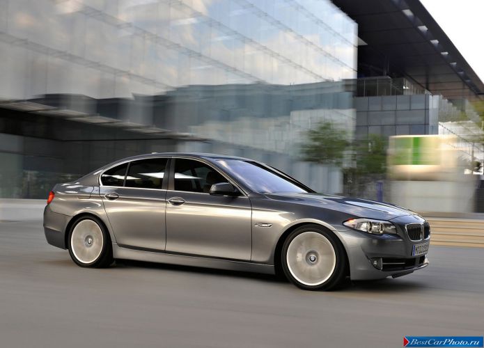 2011 BMW 5-series Sedan - фотография 8 из 248
