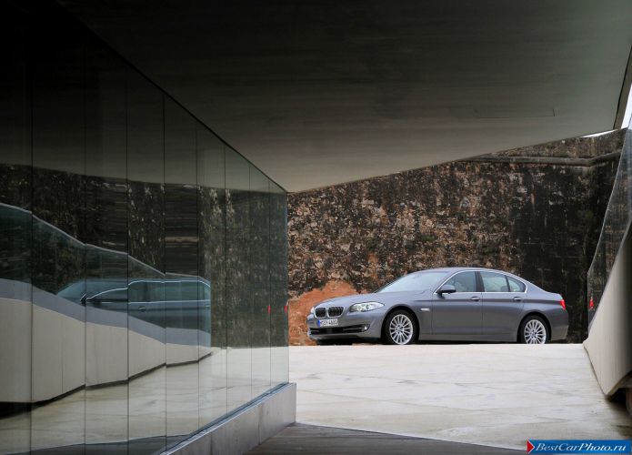 2011 BMW 5-series Sedan - фотография 24 из 248 2011 BMW 5-series Sedan - фотография 24 из 248