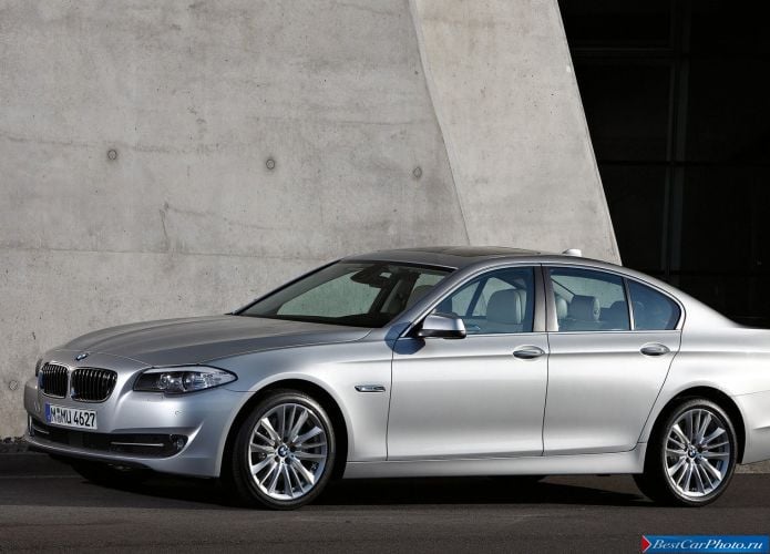 2011 BMW 5-series Sedan - фотография 30 из 248 2011 BMW 5-series Sedan - фотография 30 из 248