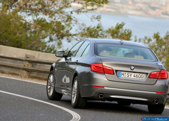 2011 BMW 5-series Sedan - фотография 111 из 248 2011 BMW 5-series Sedan - фотография 111 из 248