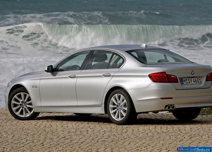 2011 BMW 5-series Sedan - фотография 119 из 248