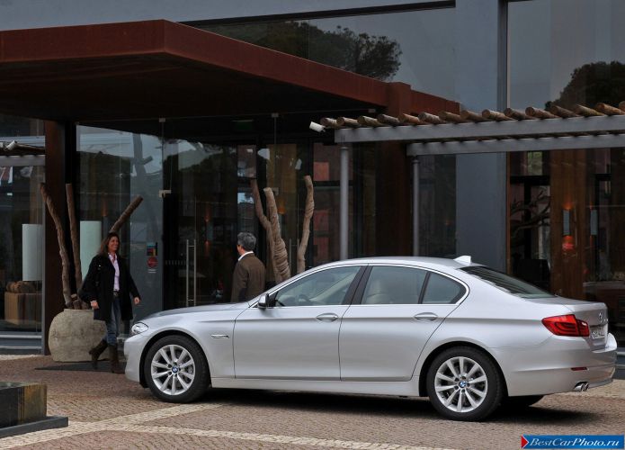 2011 BMW 5-series Sedan - фотография 126 из 248