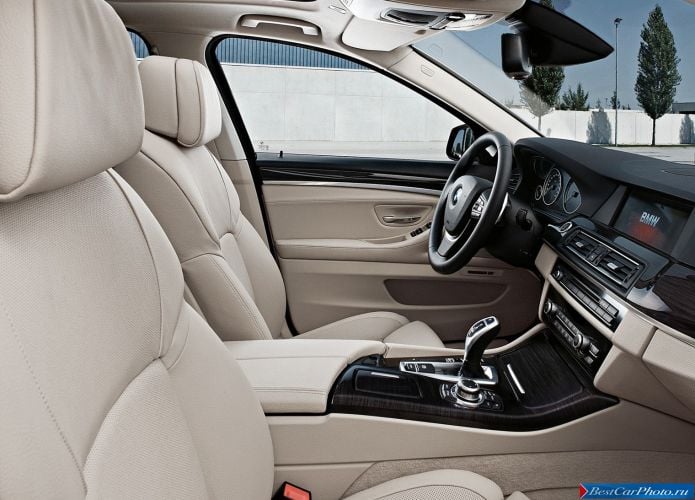 2011 BMW 5-series Sedan - фотография 180 из 248