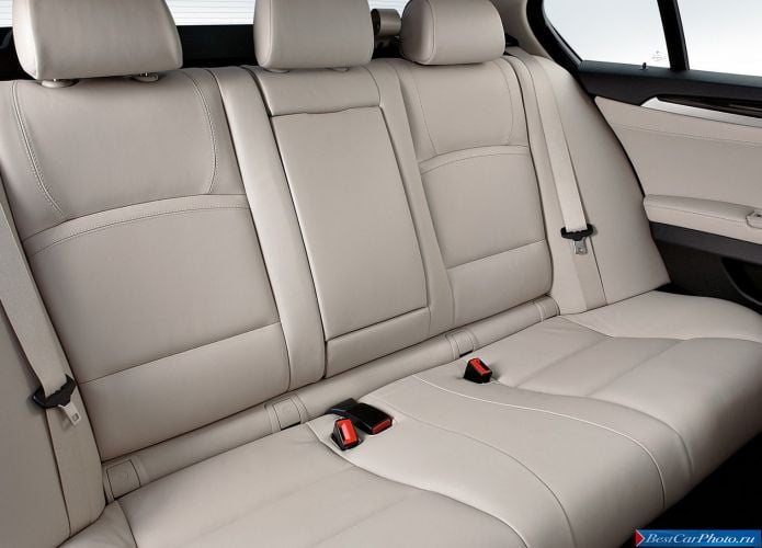 2011 BMW 5-series Sedan - фотография 184 из 248