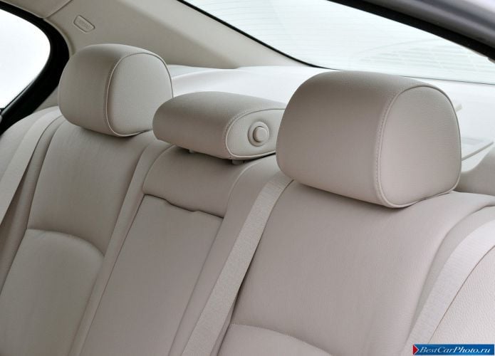 2011 BMW 5-series Sedan - фотография 186 из 248
