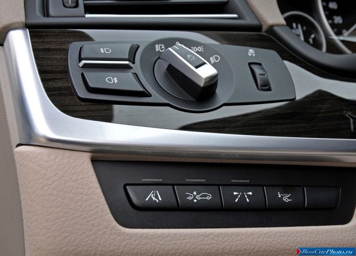 2011 BMW 5-series Sedan - фотография 192 из 248 2011 BMW 5-series Sedan - фотография 192 из 248